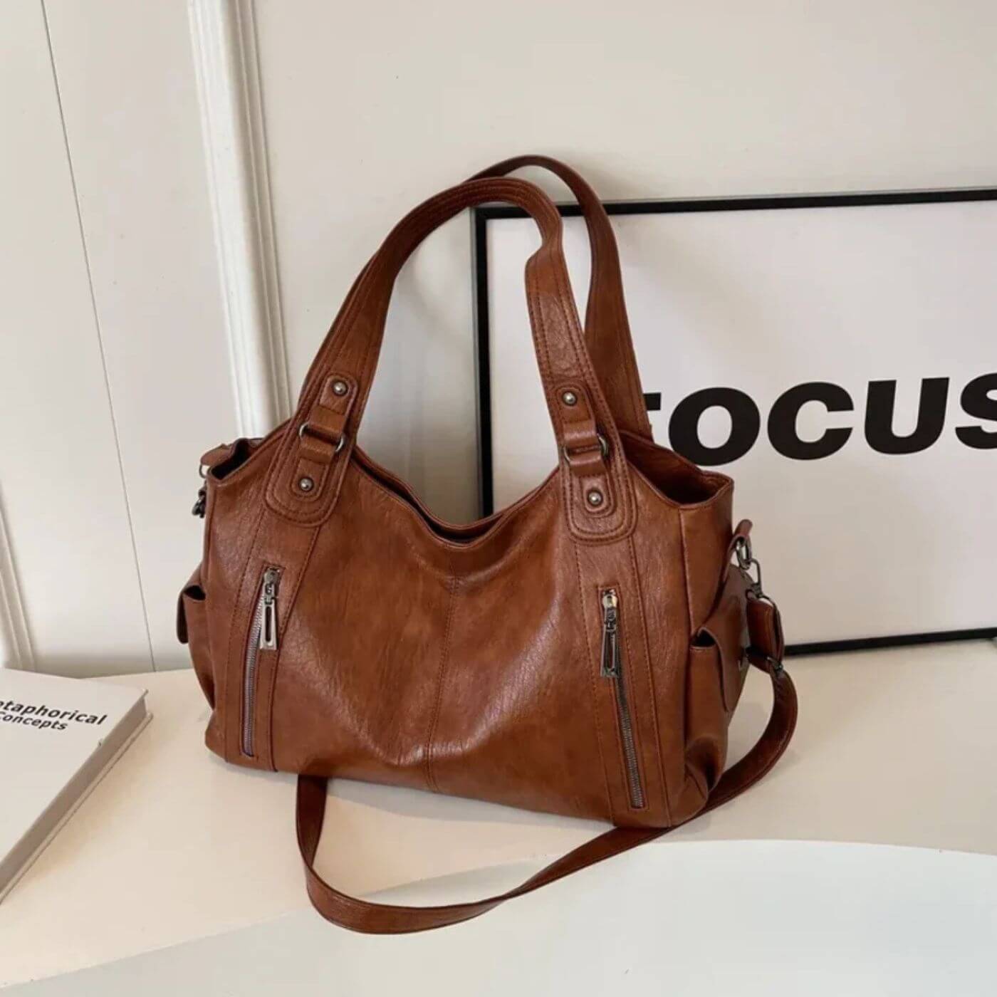 Nora - Klassische Ledertasche
