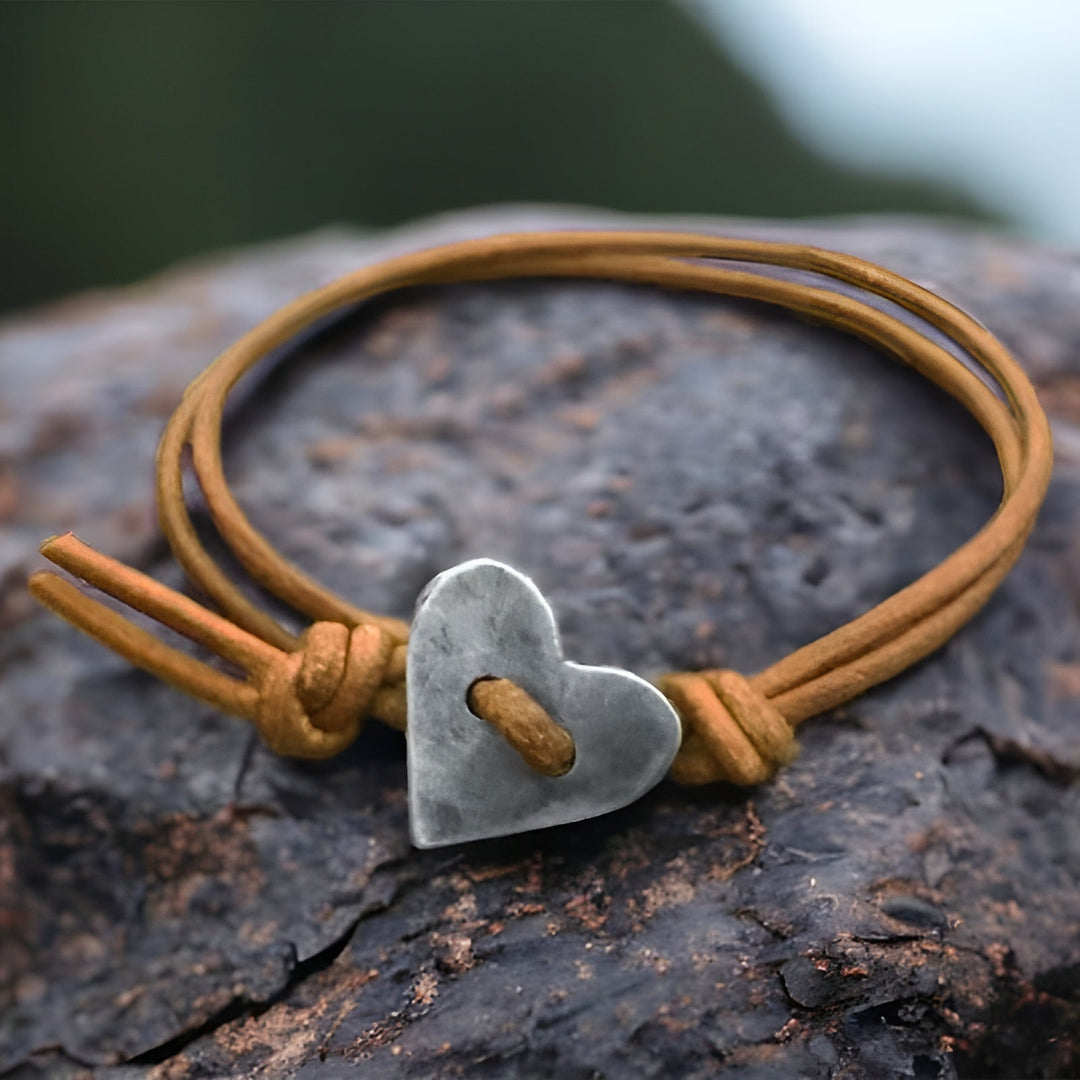 Lovenna – Handgefertigtes Armband mit Herzsymbol