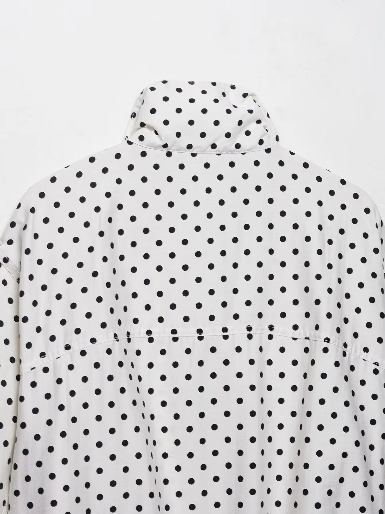 Dotty | Leichte Polka-Dot-Jacke mit Stehkragen &amp; Kordelzug