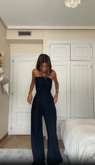 Fließender trägerloser Einteiler für Damen - elegante leichte Sommerkleidung