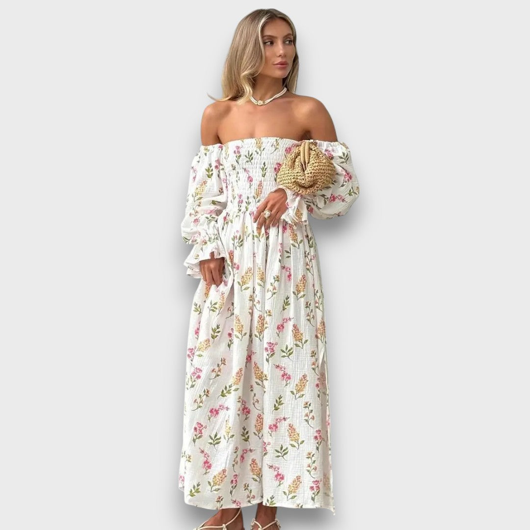 Cyarina – Schulterfreies Kleid mit floraler Leichtigkeit