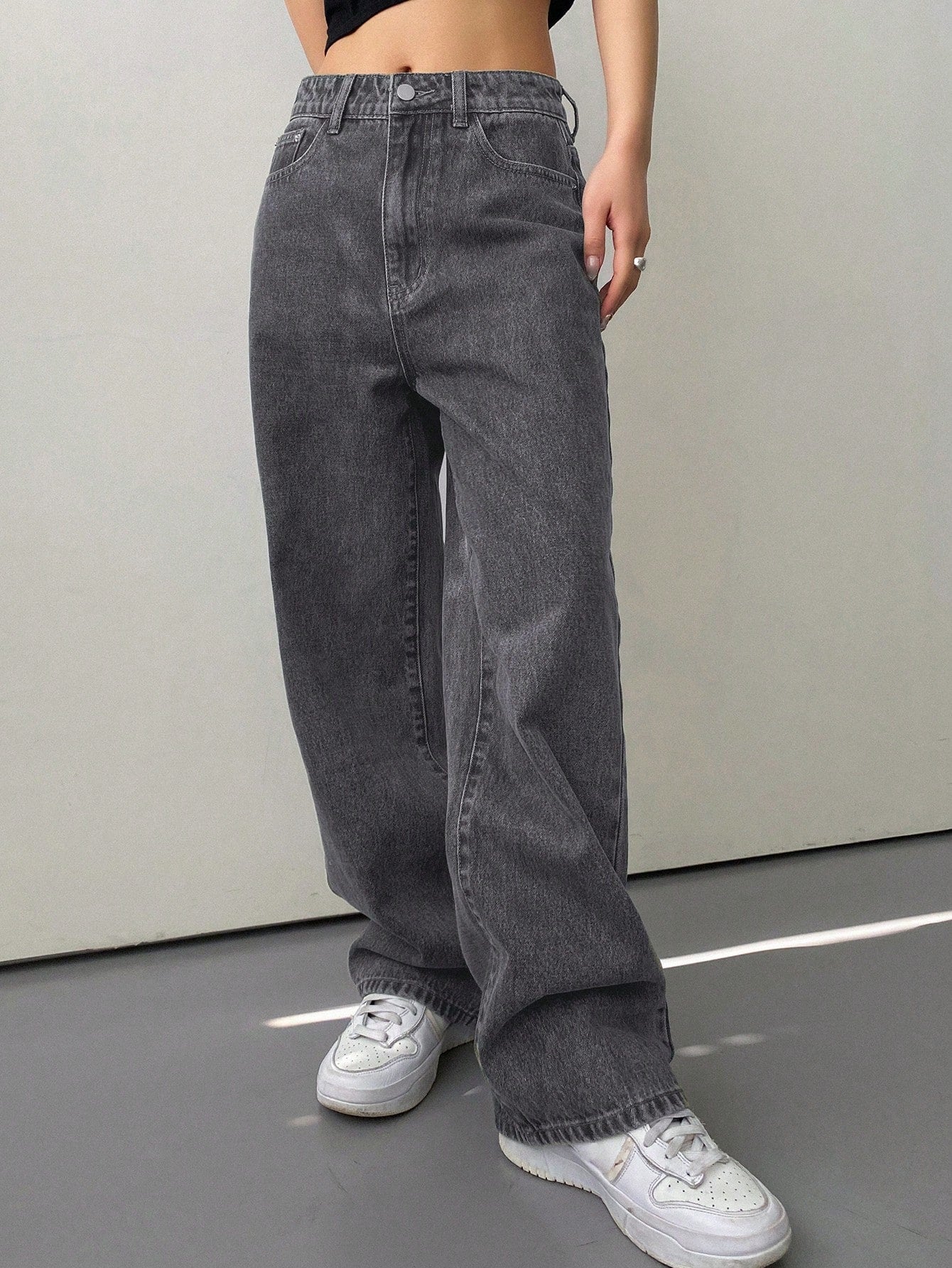 Lyros - Baggy Cool in Hellgrau – Deine Everyday-Denim mit Statement