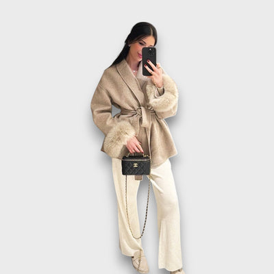 Gracelle – Mantel mit Fellmanschetten