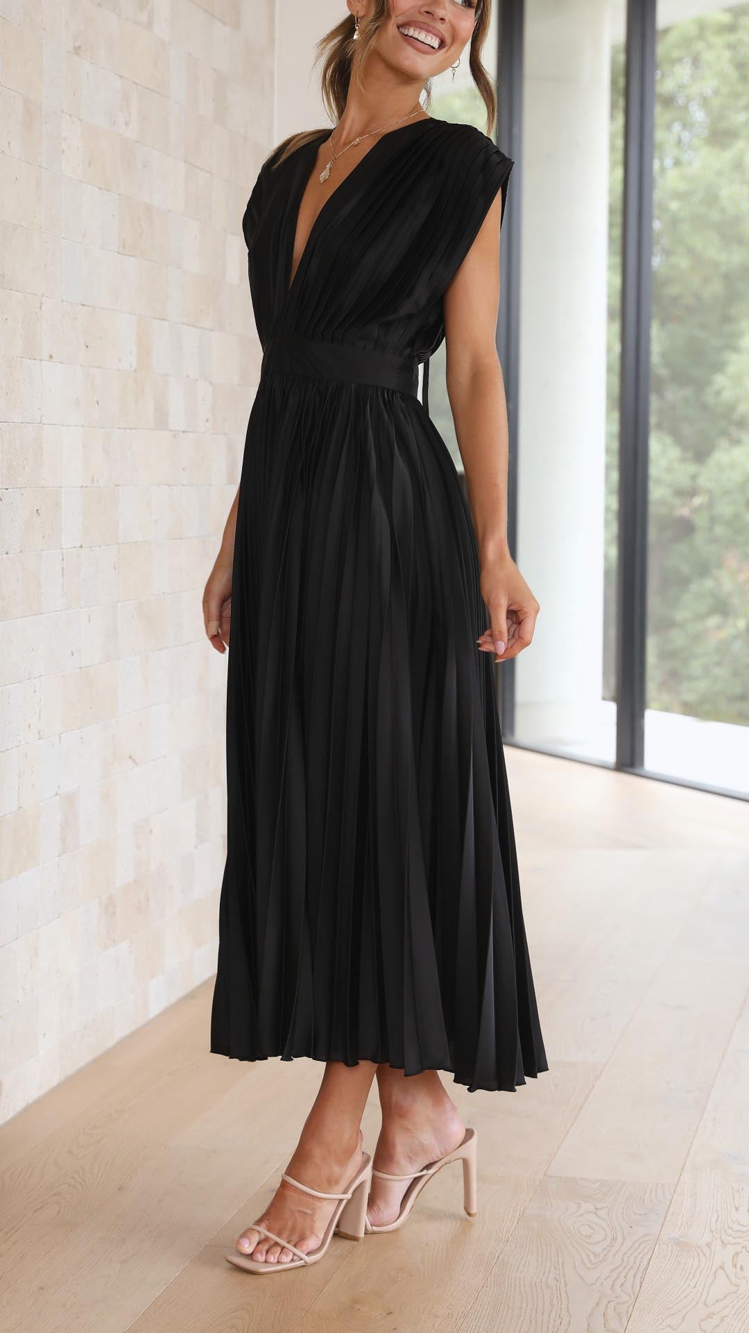 Maria | Elegantes & Raffiniertes Plisseekleid