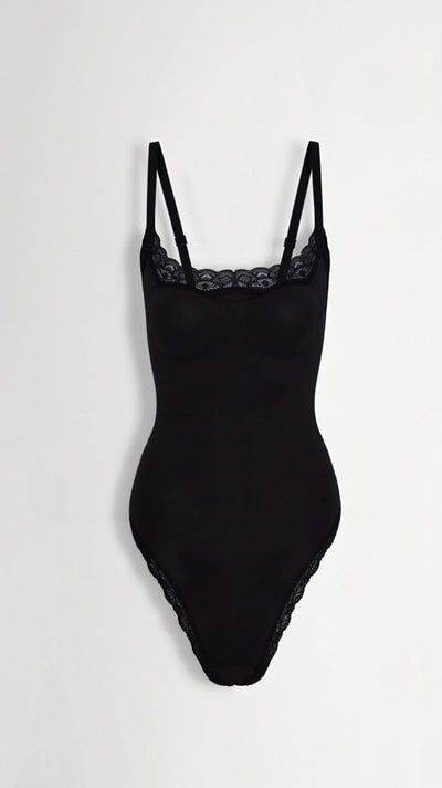 Nahtloser Spitzen-String-Body