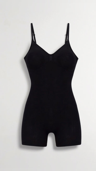 Nahtloser Bodysuit bis zur Mitte des Oberschenkels