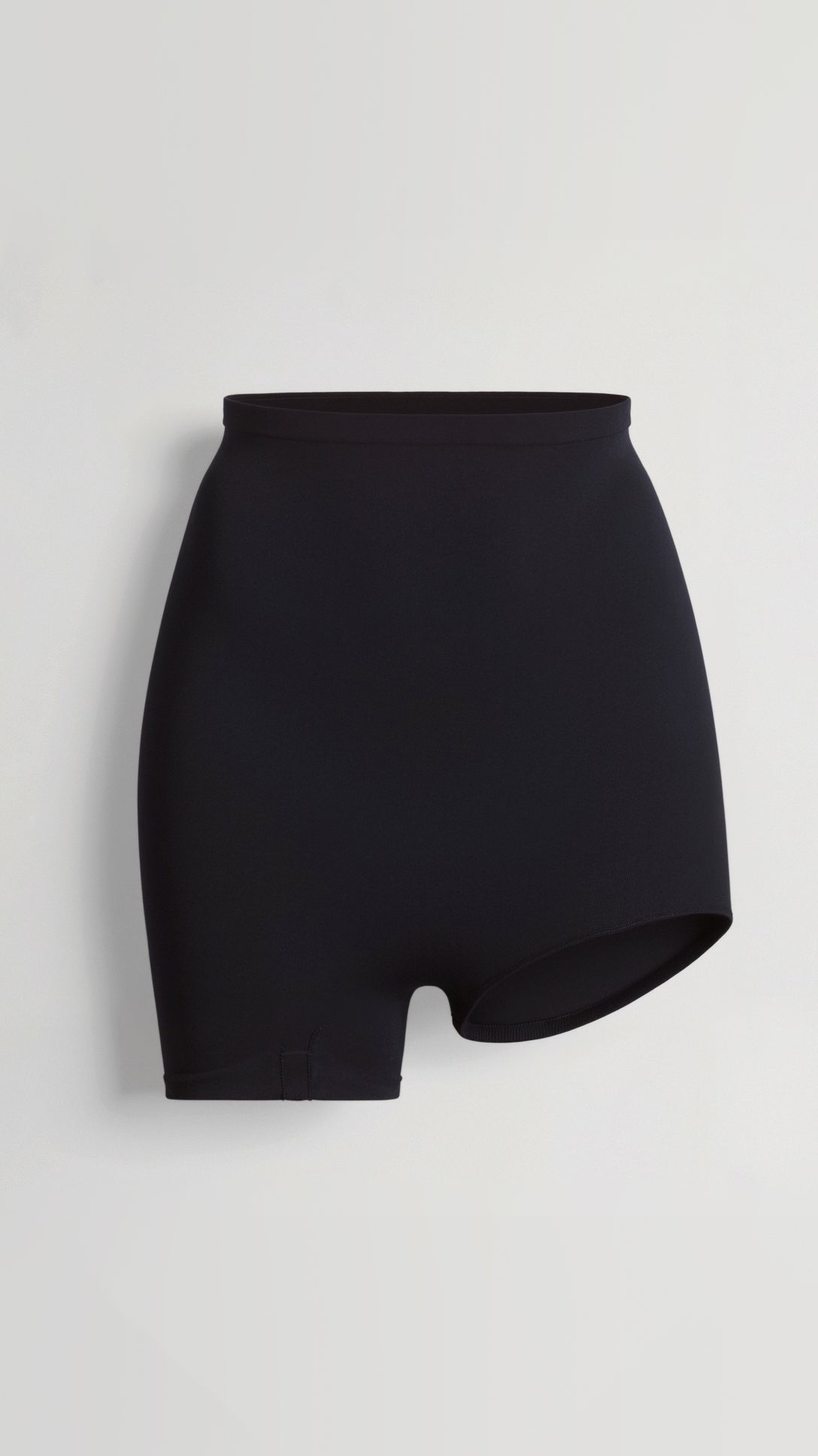 Nahtloses kurzes linkes Bein freigelegt