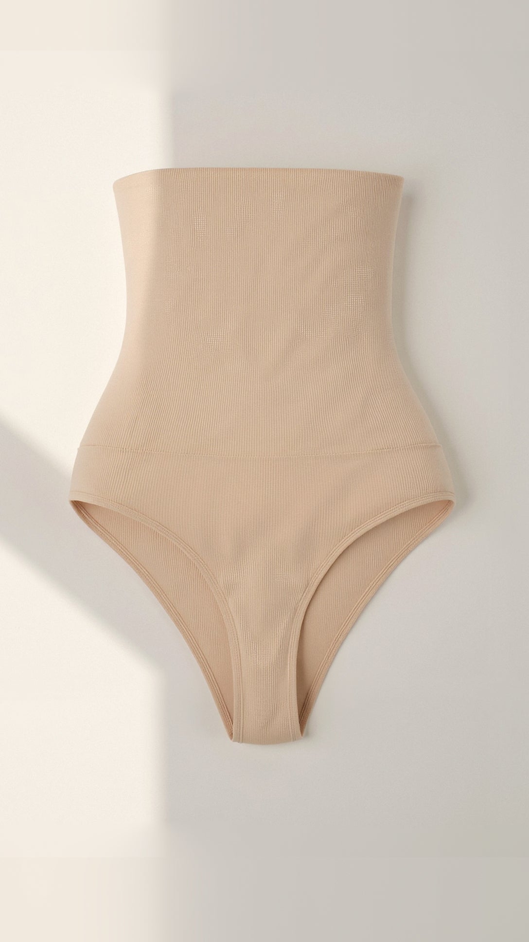 Tanga mit hoher Taille