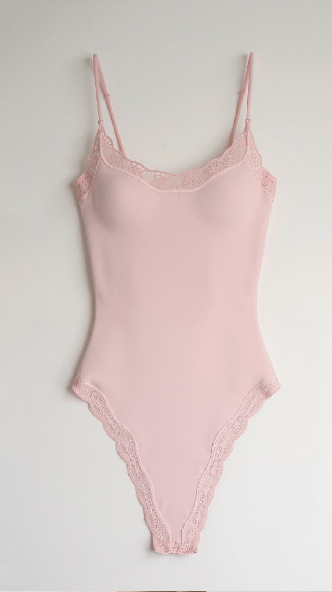 Nahtloser Spitzen-String-Body