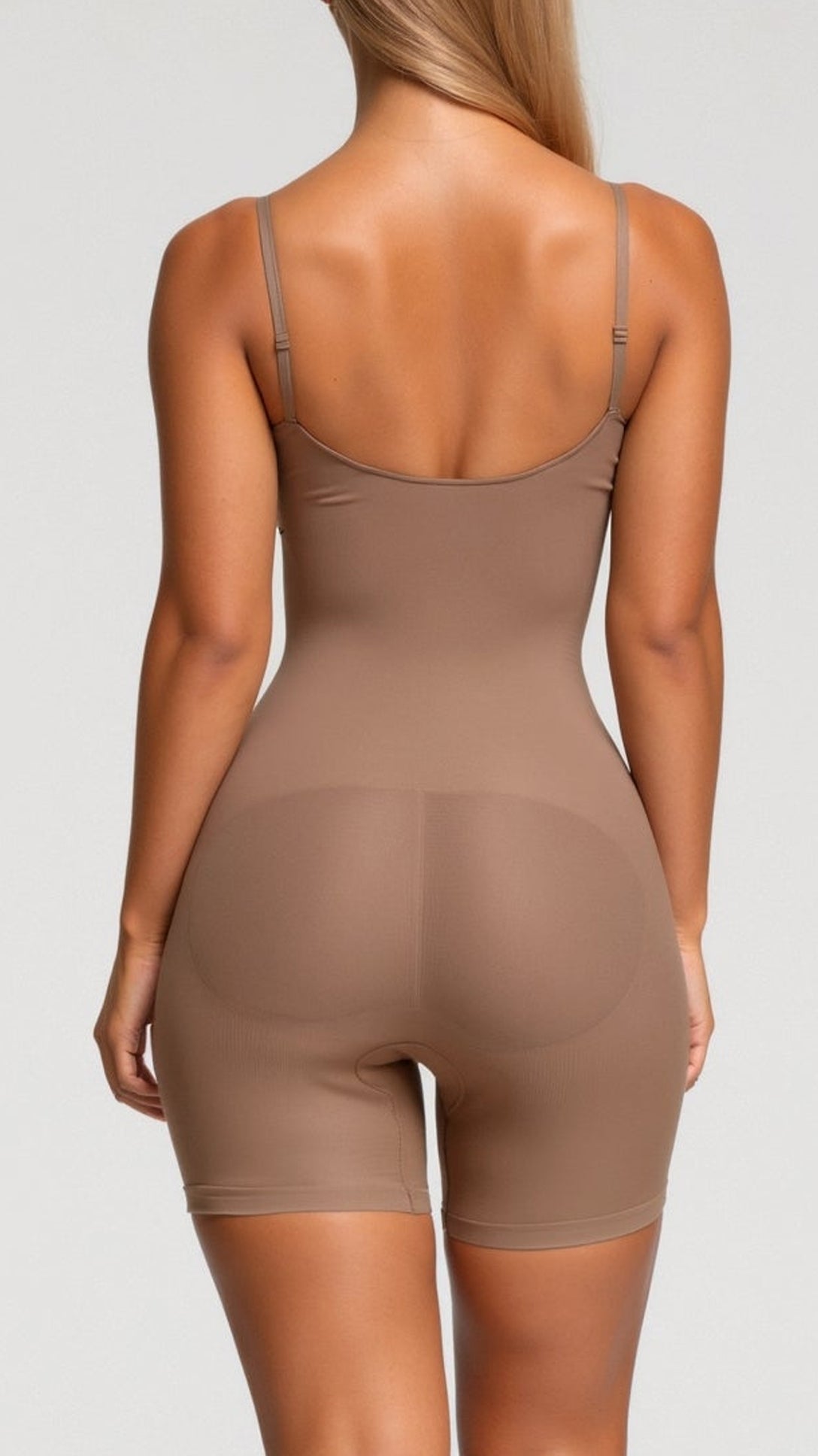Nahtloser Bodysuit bis zur Mitte des Oberschenkels