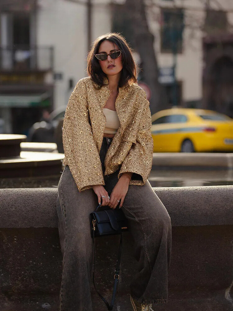 Ananya - Pailletten-Bomberjacke in Gold