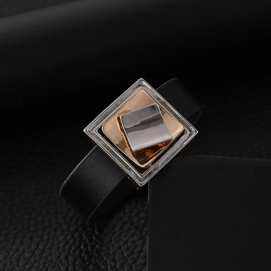 Elegantes Damen Magnetarmband aus Leder mit geometrischem Design