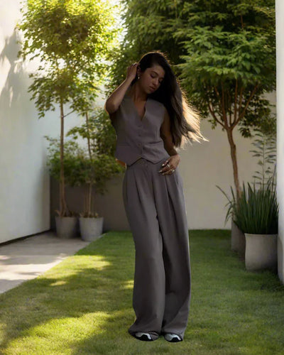 Elegantes Damen Hosenanzug Set mit V-Ausschnitt und weitem Bein