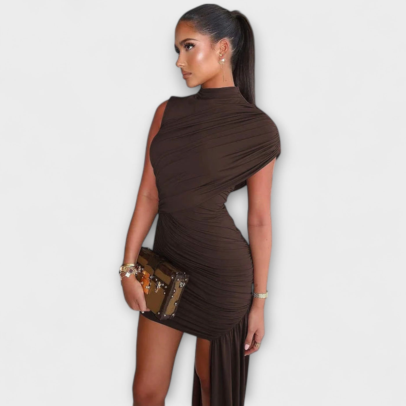 Liliane – Schmal geschnittenes Plisseekleid mit Rundhalsausschnitt