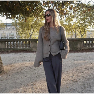 Elma | Klassische gestrickte Damenstrickjacke