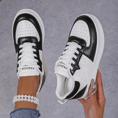 Naveah - Bequemer Turnschuh Mit Keilabsatz