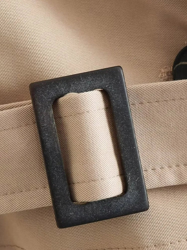 Kurzer Damen Trenchcoat mit Gürtel in Beige