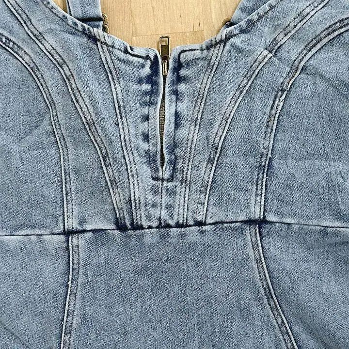 Meta - Denim Kleid mit verstellbaren Trägern