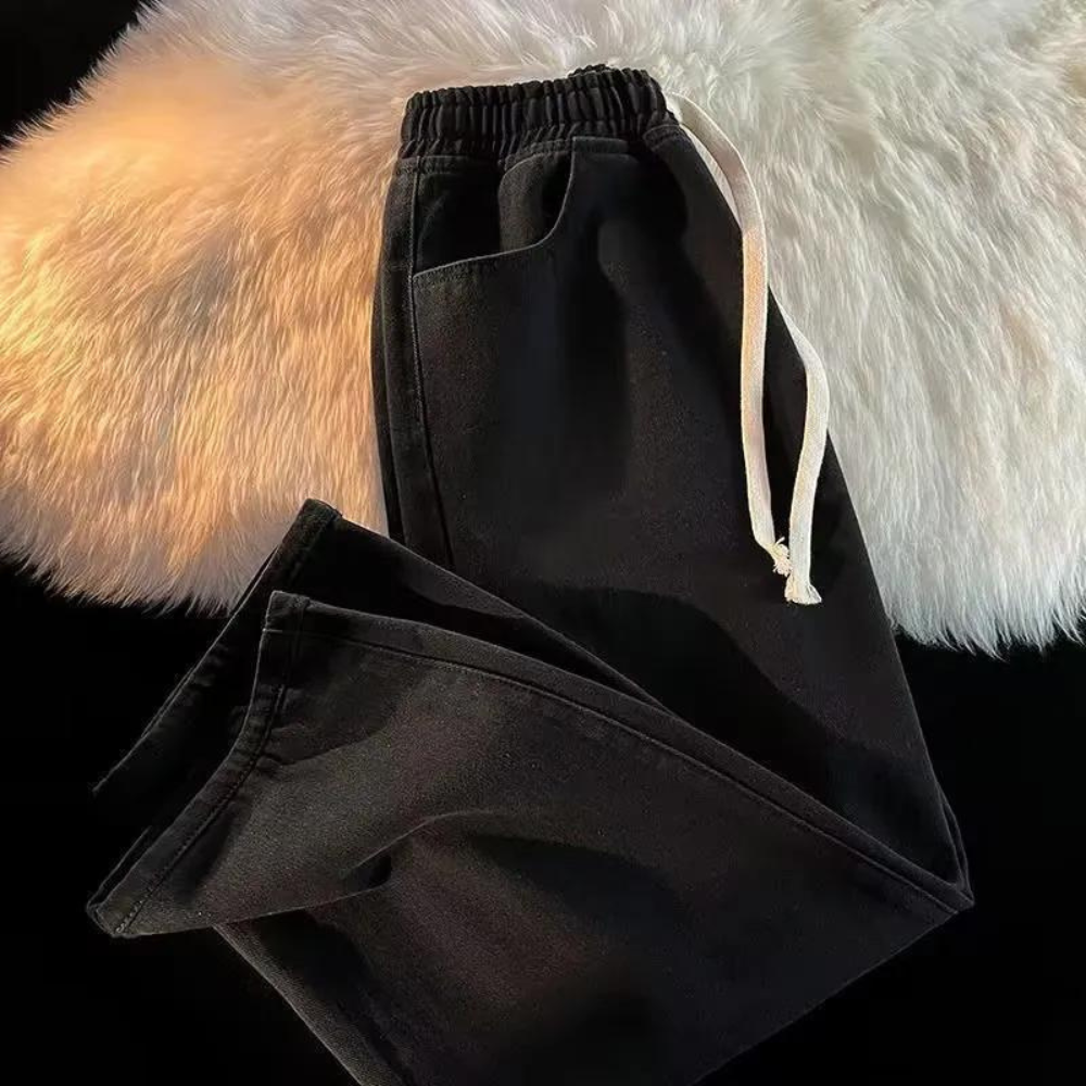 Typ | Trendige Jeanshosen für Komfort und Stil