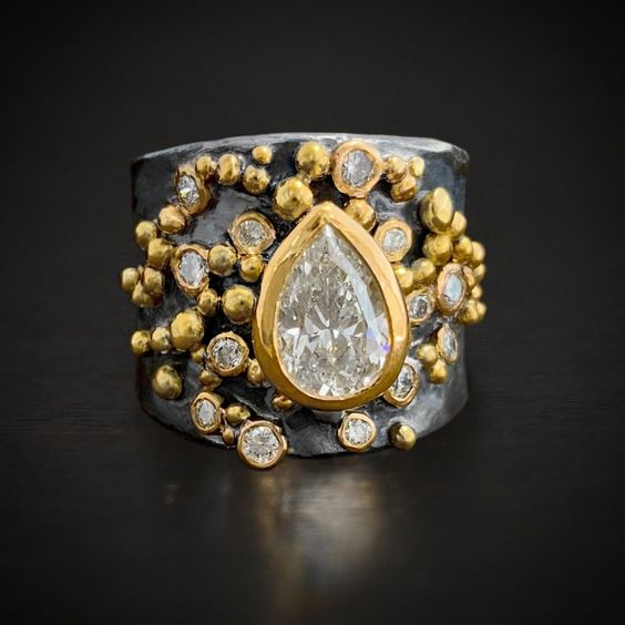 Vintage Dunkel- und Weißglasring