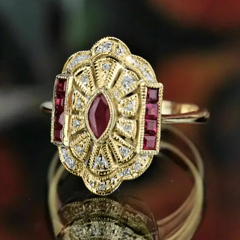 Goldglänzender Mandala-Ring im Vintage-Stil