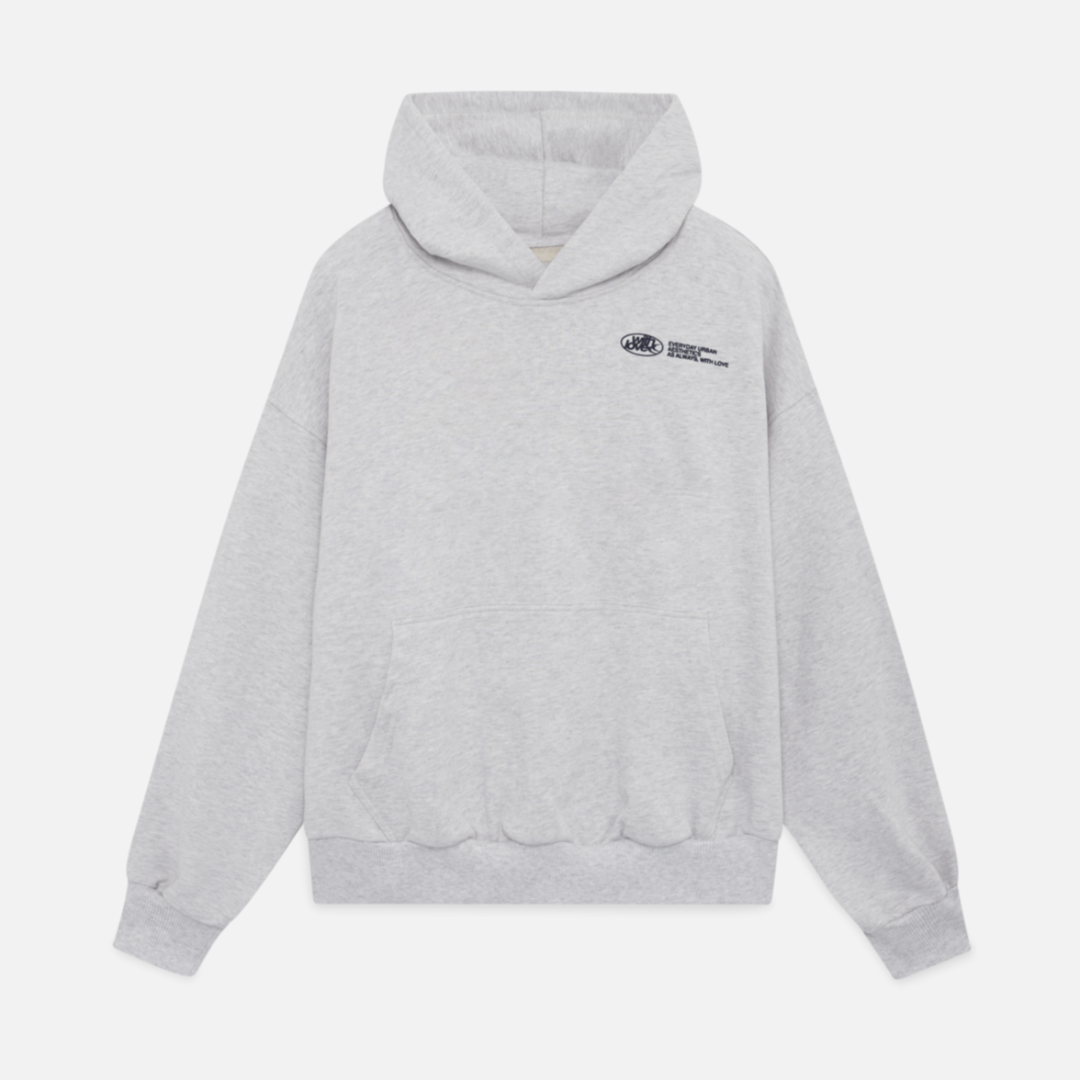 Trendiger und warmer Kapuzenpullover - Stil und Komfort vereint