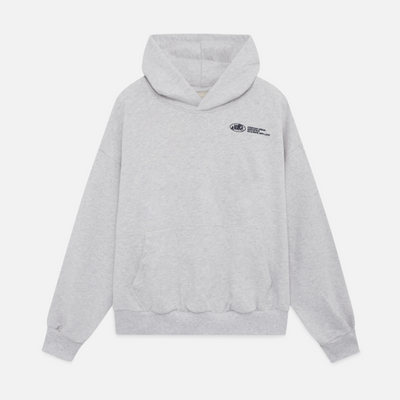 Trendiger und warmer Kapuzenpullover - Stil und Komfort vereint