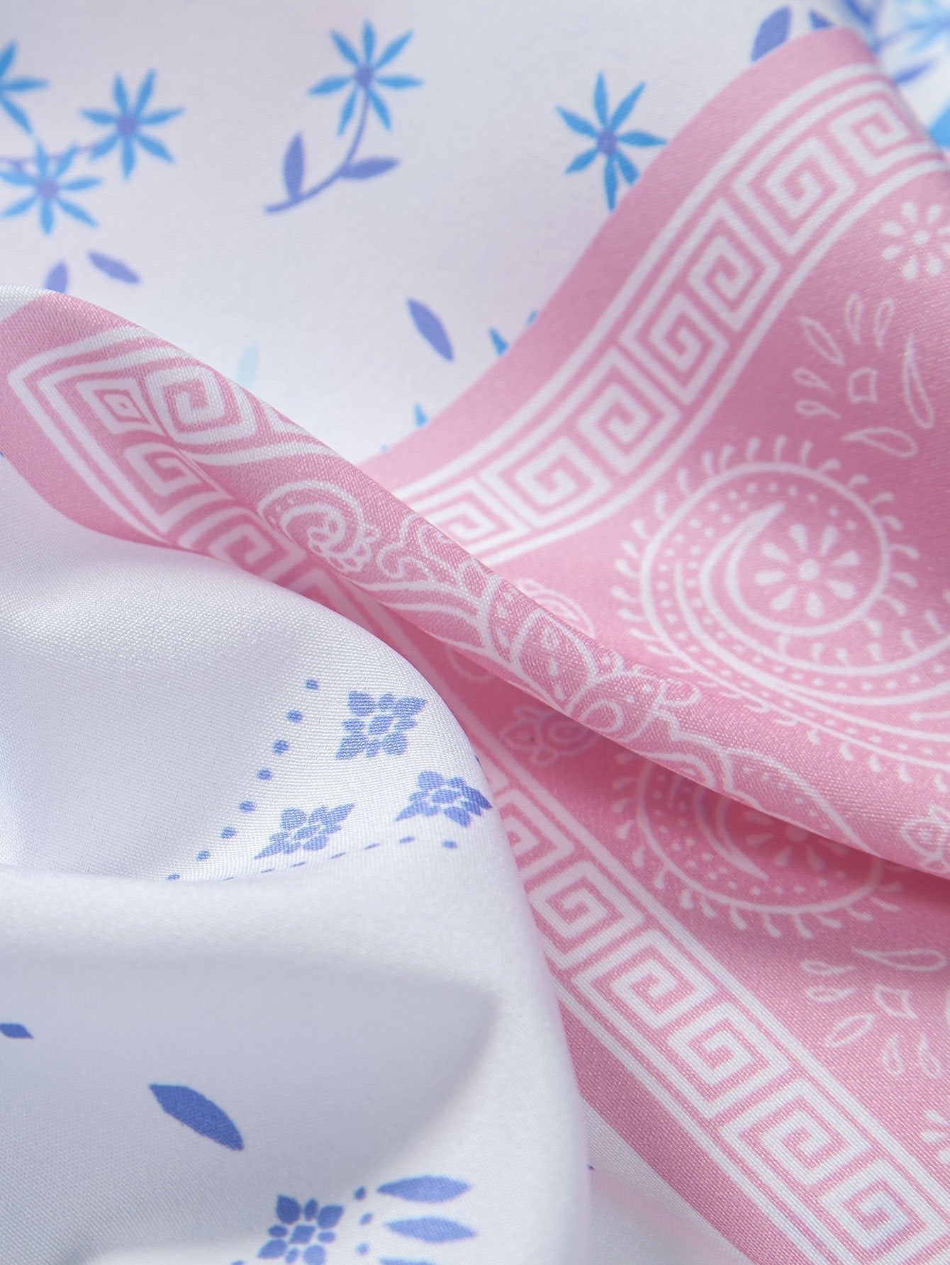 Hemd mit Paisley-Blumendruck und Knopfleiste