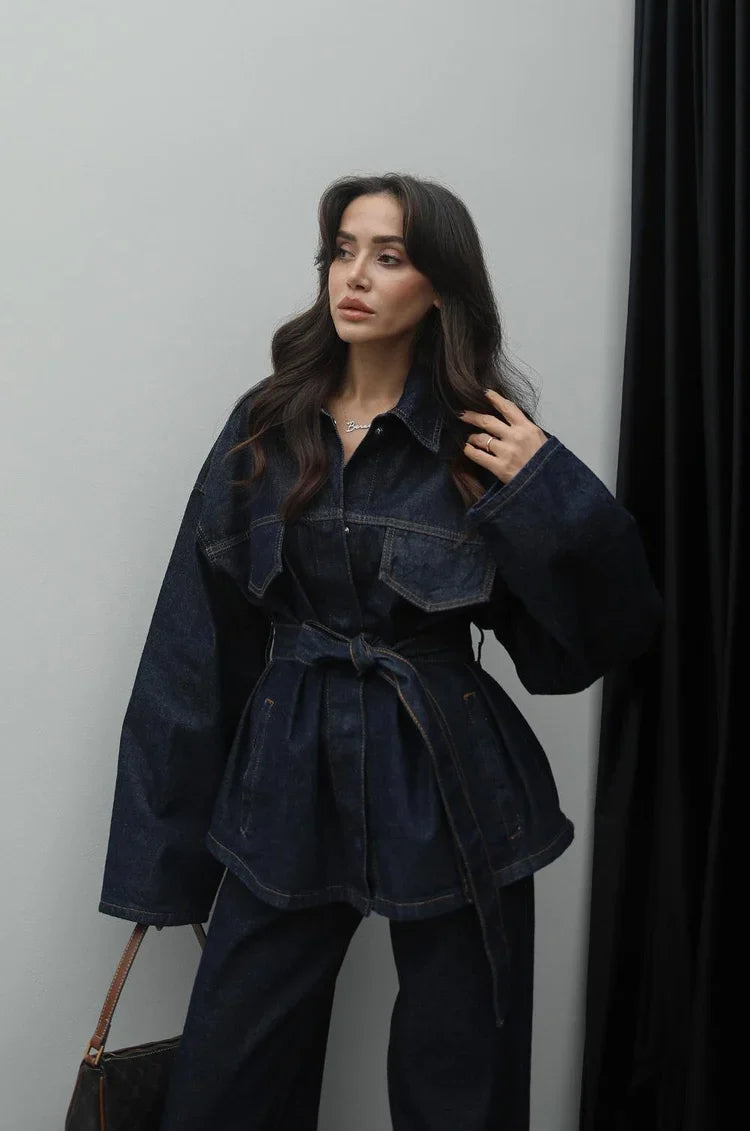 Damen-Denim-Set – Elegante Taillierte Jeansjacke mit Gürtel & Weite High-Waist Hose