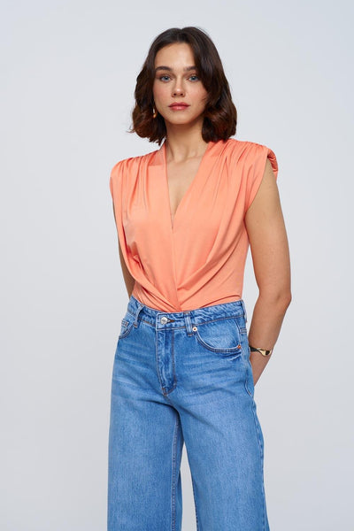 Lea | Orangefarbener Bodysuit mit drapiertem Design