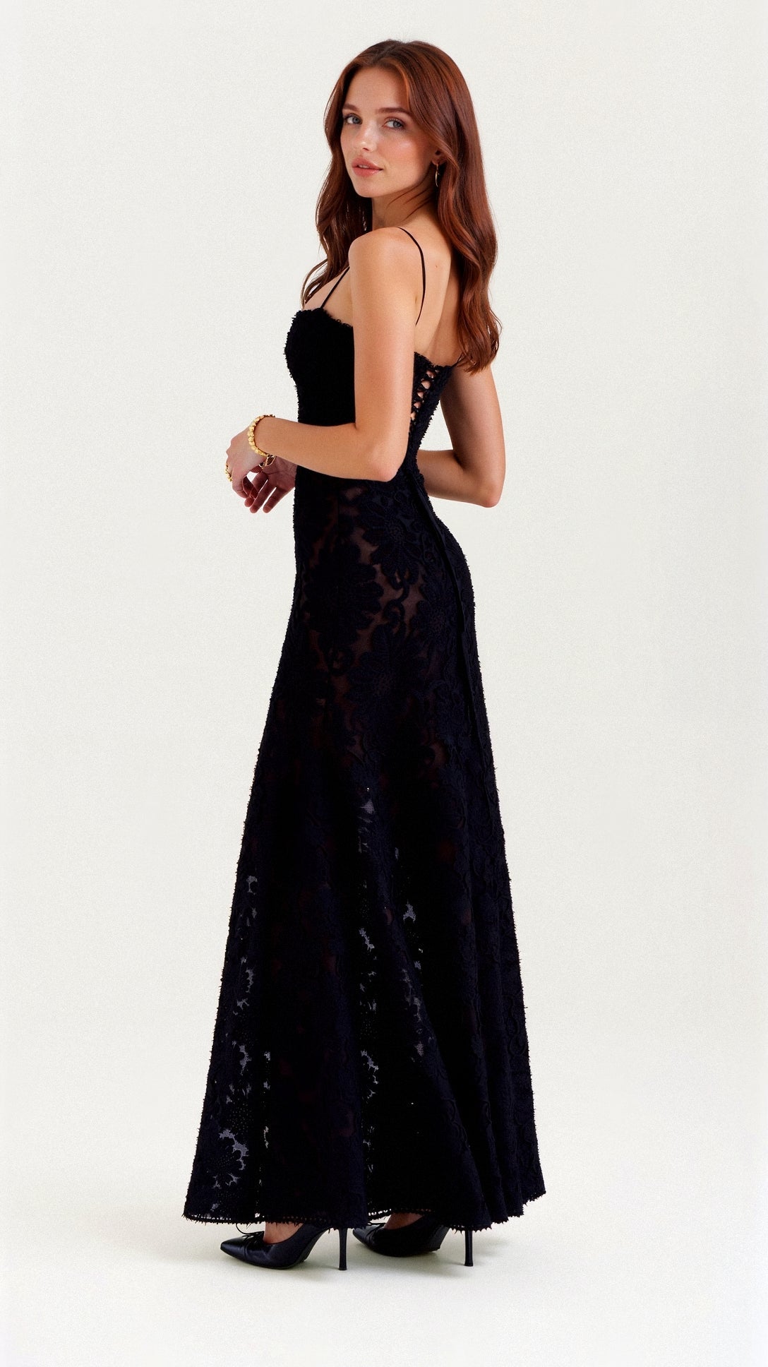 Weißes Boho-Maxikleid mit Schmetterling-Muster | Ibiza-Stil