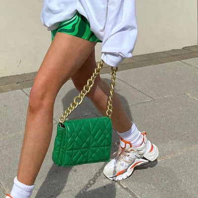 Damen Umhängetasche Vegan Leder – Mit Goldkette & Elegantem Design